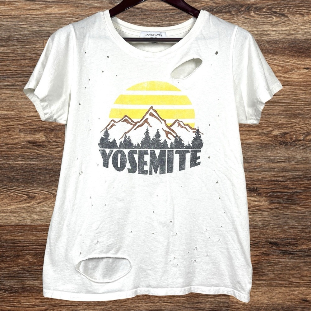 Daydreamer Yosemite Distressed T-Shirt Womens M White Graphic Thrashed Iconic